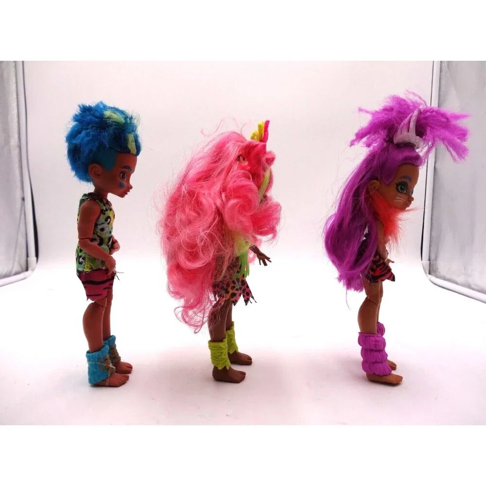 Cave Club Roaralai Doll Poseable Prehistoric Fashion Doll‎ Caveman and Ferrnessa